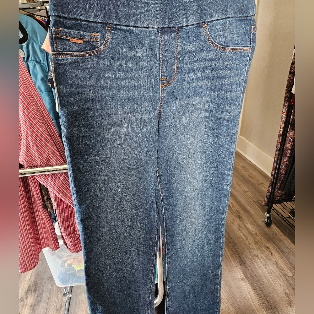 NWT Nine West Stretch straight leg Pull-on denim jeans Size 4